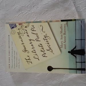 The Guernsey Literary & Potato Peel Pie Society-Mary Ann Shaffer & Annie Barrows